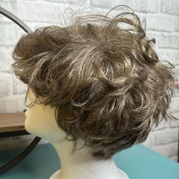 Paula Young Casey Color 24/14 Size A Wig Hair Piece Ash Blonde - Picture 3 of 9